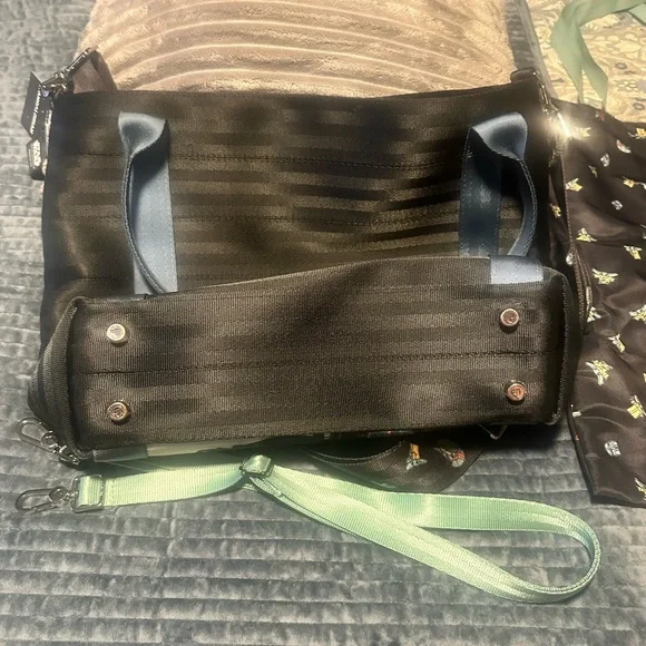 Harveys Star Wars Mandalorian Black and Blue Tote - Picture 10 of 10